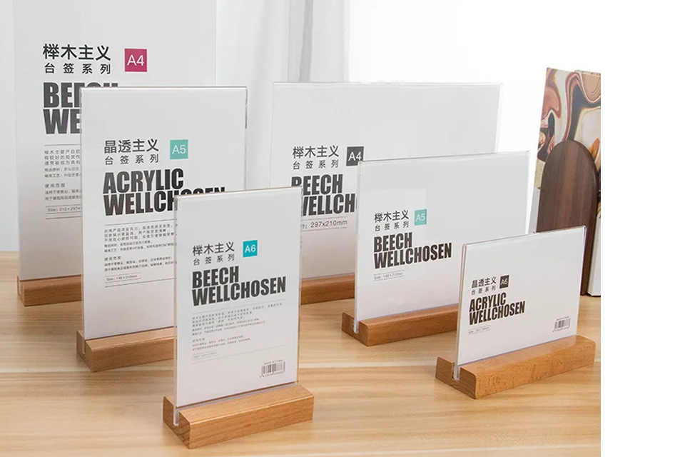 Acrylic Retail Fixture Design 01