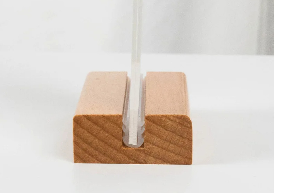 Acrylic Retail Fixture Design 03