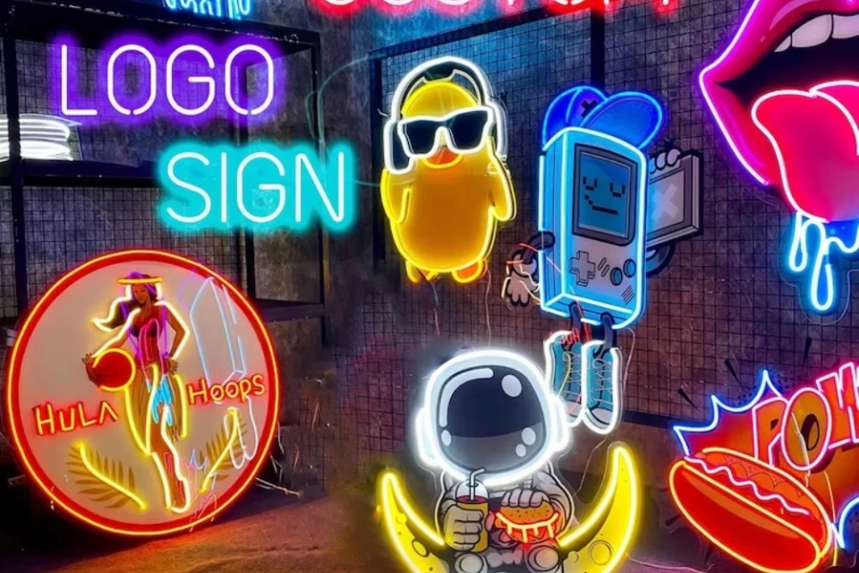 Luxury custom acrylic LOGO