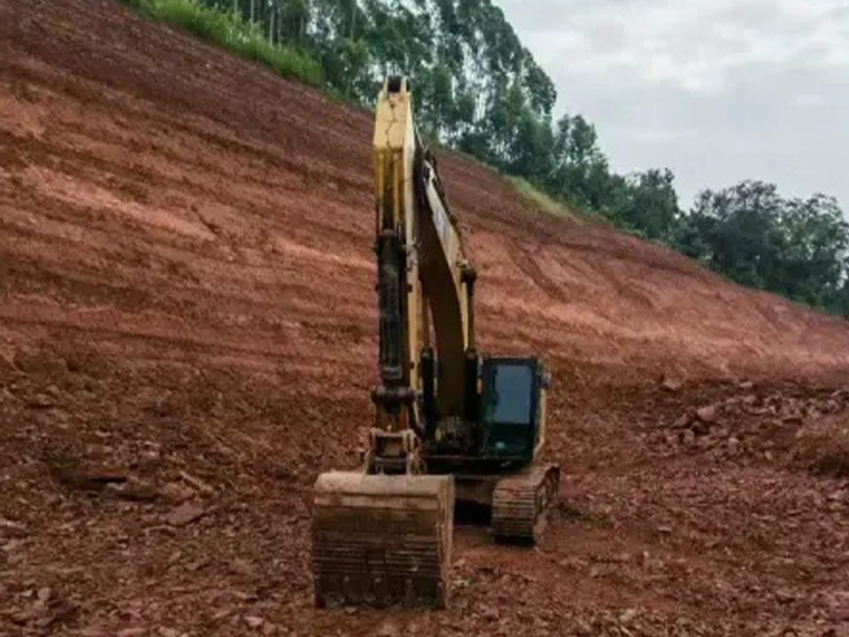 Caterpillar 349E Excavator Repair