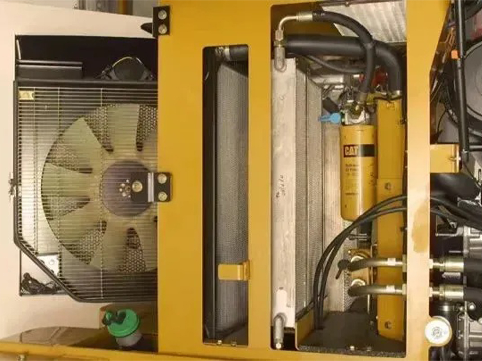 الخدمات اللوجستية 1 Winter Excavator Maintenance